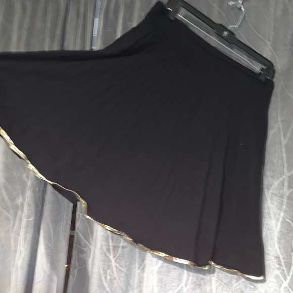 Mini A-line skirt! - Picture 3 of 3